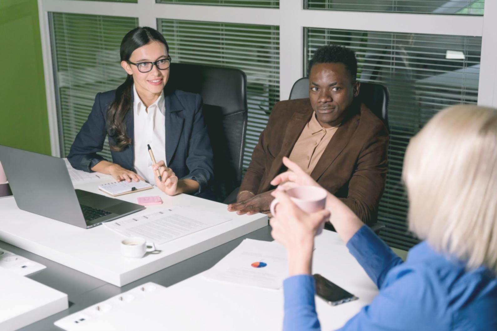 Sesión de formación empresarial en limarenthilo